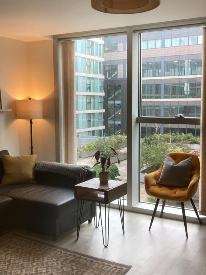 Modern Apartment Located In Cmk Restaurant Quarter Milton Keynes Dış mekan fotoğraf